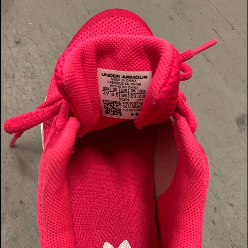 Under armour running shoes - Picture 2 of 3